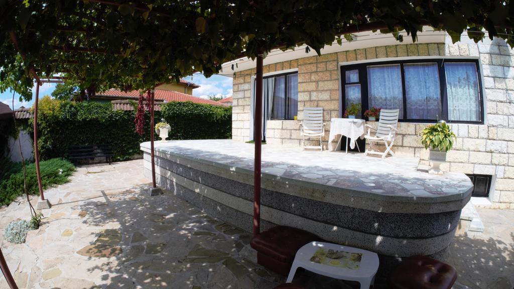 Atanasovi House Hotel Шкорпиловци Екстериор снимка