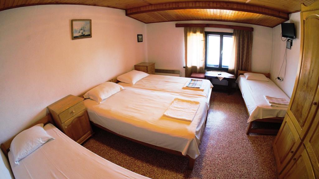 Atanasovi House Hotel Шкорпиловци Екстериор снимка
